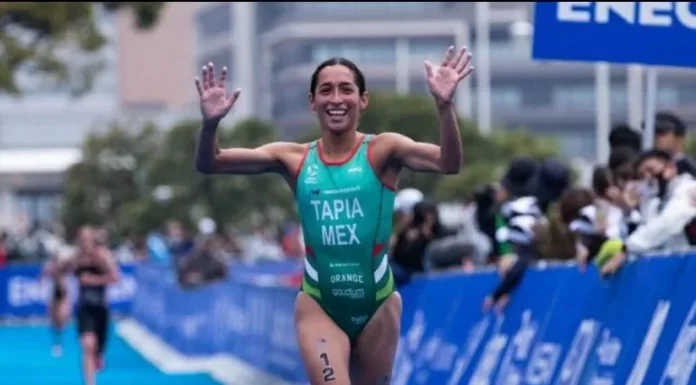 ¡HISTÓRICA! Rosa Tapia gana medalla de plata en la Serie Mundial de Triatlón en Japón