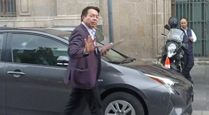 Mario Delgado llega a Palacio Nacional para reunirse con AMLO