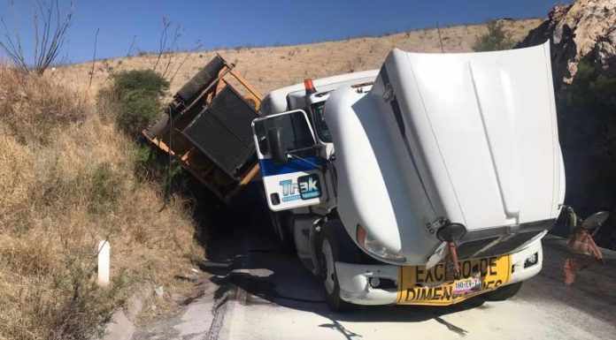 Por accidente en carretera, Protección Civil Sonora pide manejar con precaución