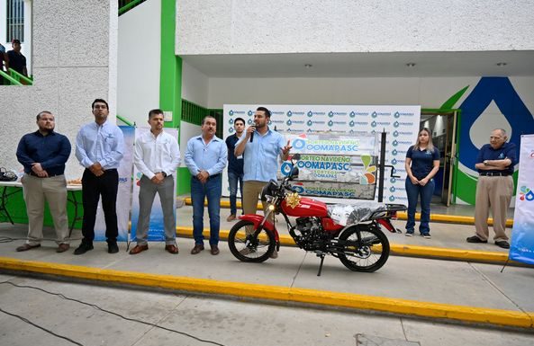 PREMIA OOMAPAS DE CAJEME A USUARIOS CUMPLIDOS EN EL MES DEL PADRE