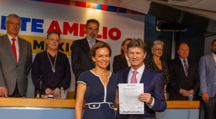 Enrique de la Madrid se registra como aspirante del Frente Amplio por México