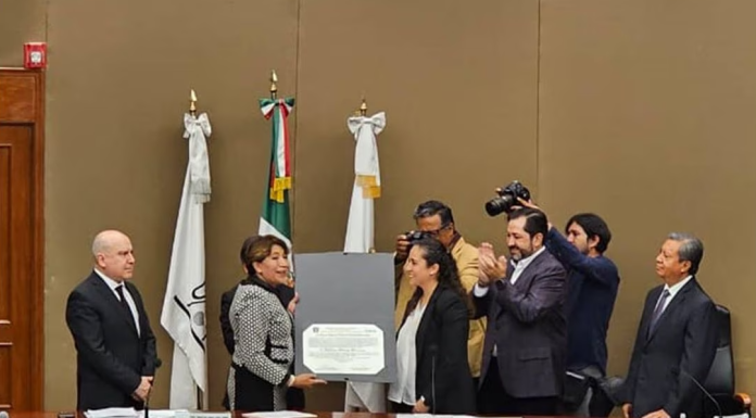Delfina Gómez recibe constancia de mayoría como gobernadora electa del Estado de México