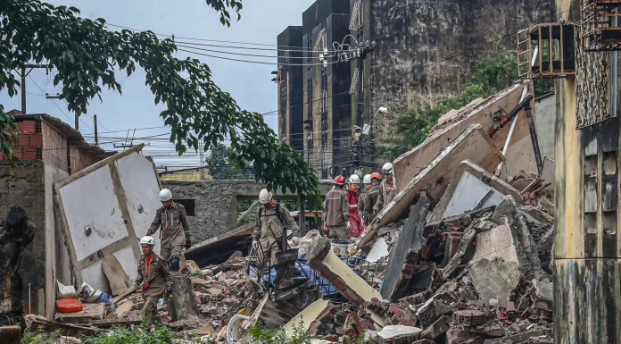 Número de muertos por el desplome de un edificio en Brasil se eleva a 11