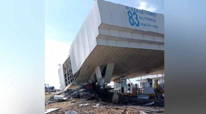 Muere un hombre tras colapso de caseta de cobro de El Hongo, en la autopista Tecate-Mexicali