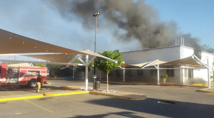 Se incendia ‘El Farallón’, famoso restaurante de mariscos; no hay lesionados