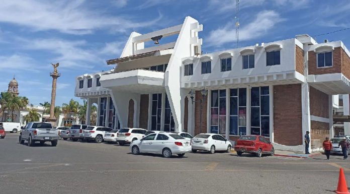 Suspenden pago de horas extras en Palacio Municipal de Navojoa