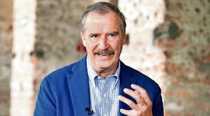 Critican a Fox por tuit antisemita y xenófobo contra «corcholatas»