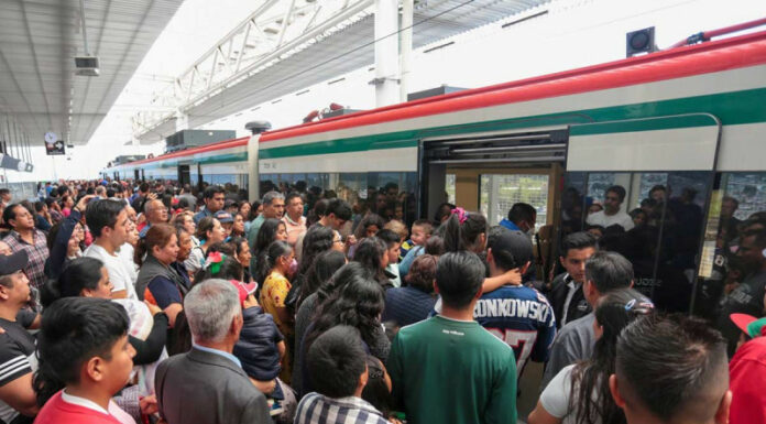 Tren México-Toluca tuvo afluencia de 115 mil pasajeros en primer fin de semana tras inauguración