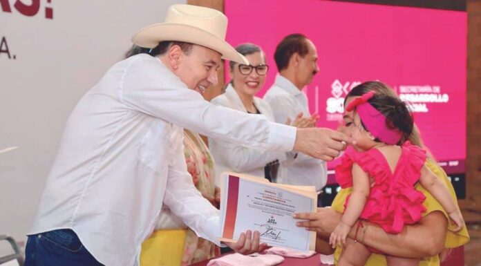 Entregan programas sociales y educativos en el sur de Sonora