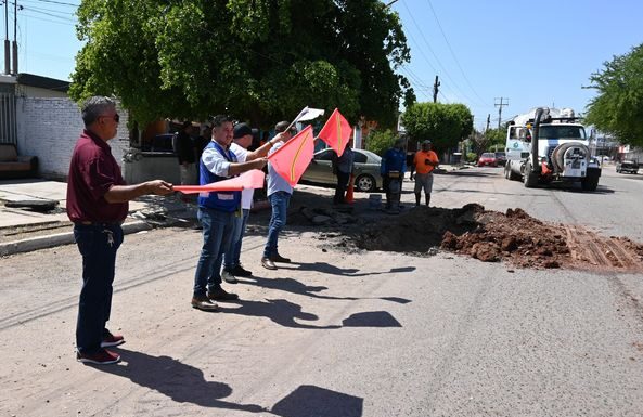 REALIZA 6Ta. JORNADA DE DESAZOLVE EL OOMAPAS EN COLONIA VALLE DORADO Y NUEVA GALICIA