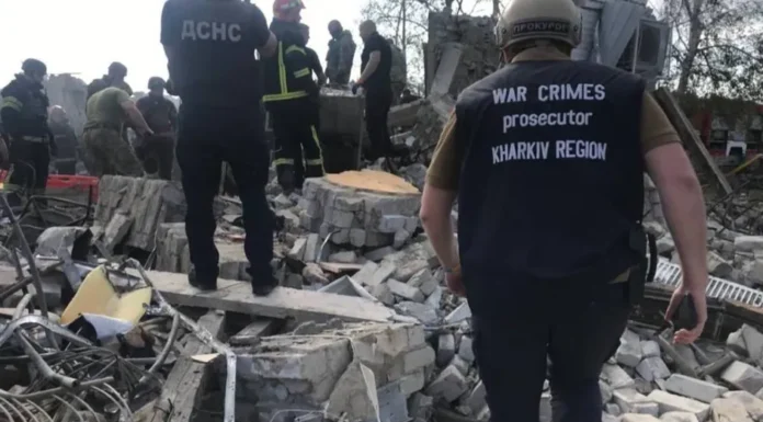 Rusia bombardea cafetería en Ucrania; reportan 51 muertos, incluido un niño de 6 años