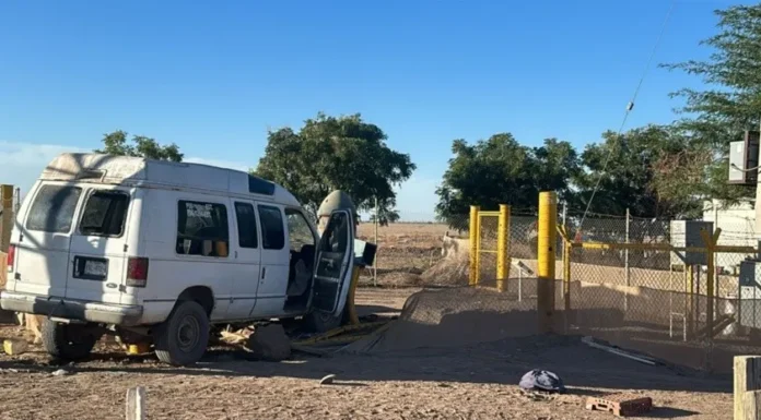 Choca van de transporte de jornaleros; hay 20 heridos