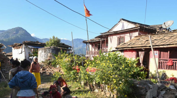 Suman 143 muertos tras sismo de magnitud 5.6 en Nepal; India envía condolencias