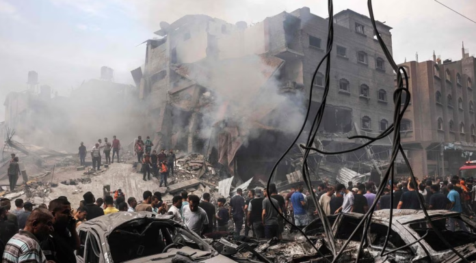 ONU reporta 4 centros de refugiados «dañados» por bombardeos en Gaza; alertan sobre «riesgo de genocidio»