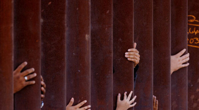 EU cerrará paso fronterizo de Sonoyta por abrumadora llegada de migrantes