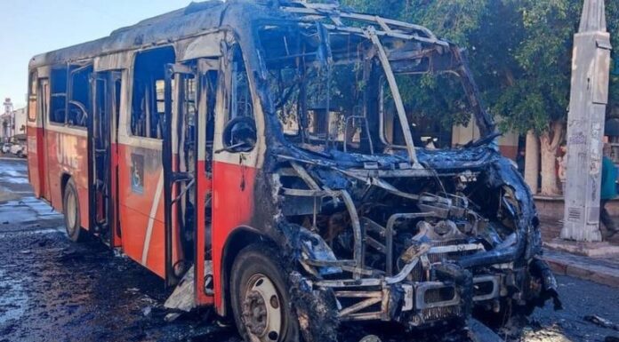 Se incendia camión del transporte público en el Centro de Hermosillo