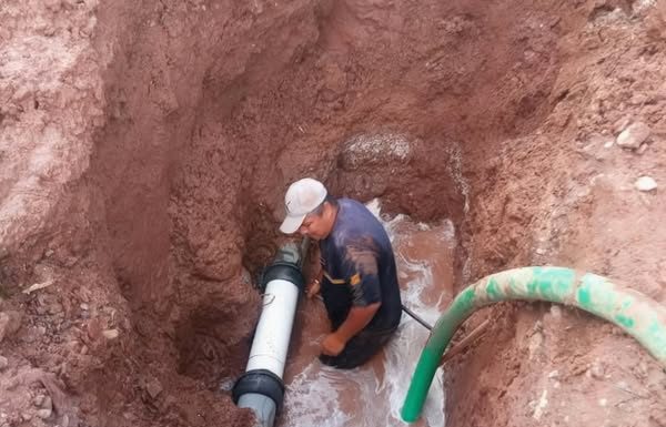 OOMAPAS DE CAJEME REALIZA REPARACIONES EN COL. MACHI LÓPEZ