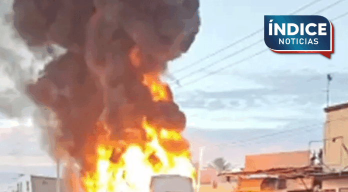 Falla mecánica en camión urbano provoca conato de incendio en Hermosillo