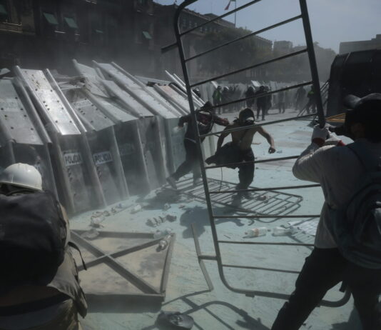 Permanecen hospitalizados 14 policías tras marcha en la CDMX