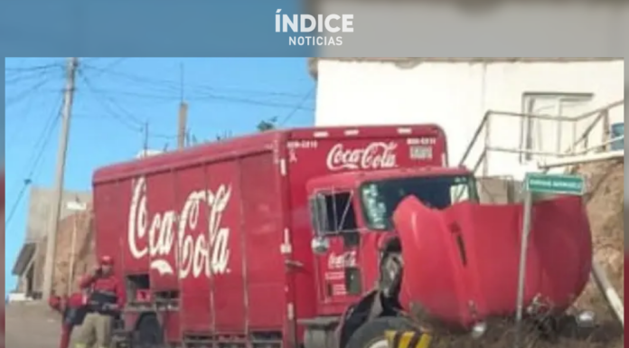 camión de refrescos pierde los frenos y avanza sin control por calles de Nogales