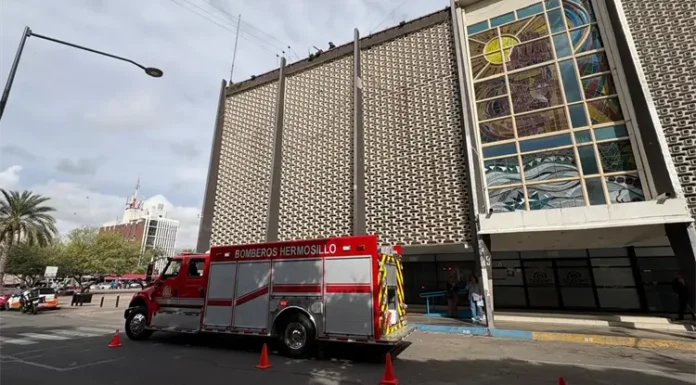 Bomberos atienden incidente eléctrico en Hermosillo