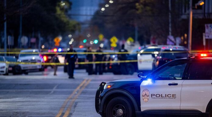FBI INVESTIGA TIROTEO EN AUSTIN POR POSIBLE VÍNCULO CON IRÁN