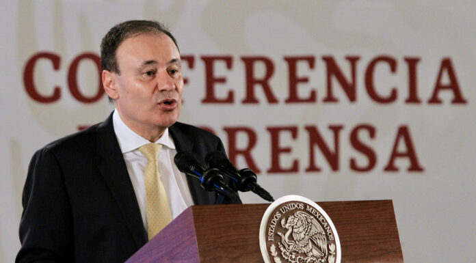 DURAZO RECONOCE A AGENTES DE LA AMIC POR SU LABOR EN SEGURIDAD EN SONORA