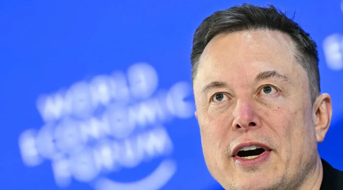 MUSK PONE SOBRE LA MESA LA RENTA UNIVERSAL ANTE EL AVANCE DE LA IA