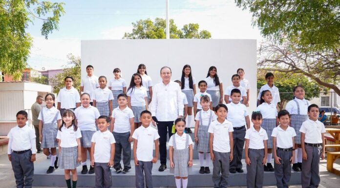 DURAZO DESTINA CIFRA RÉCORD A UNIFORMES ESCOLARES EN SONORA
