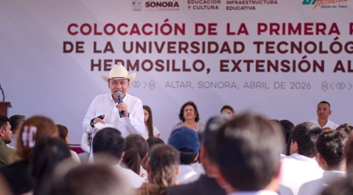 ARRANCA DURAZO PROYECTO UNIVERSITARIO Y ENTREGA ESCRITURAS EN CABORCA