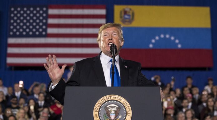 TRUMP AFIRMA QUE “CONSIDERA SERIAMENTE” HACER DE VENEZUELA EL ESTADO 51 DE EE.UU.