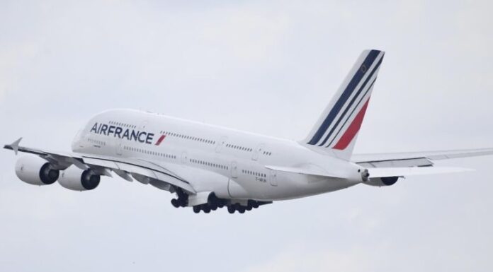 ALERTA EN VUELO DE AIR FRANCE: AVIÓN FUE DESVIADO A MONTREAL TRAS SOSPECHA SANITARIA