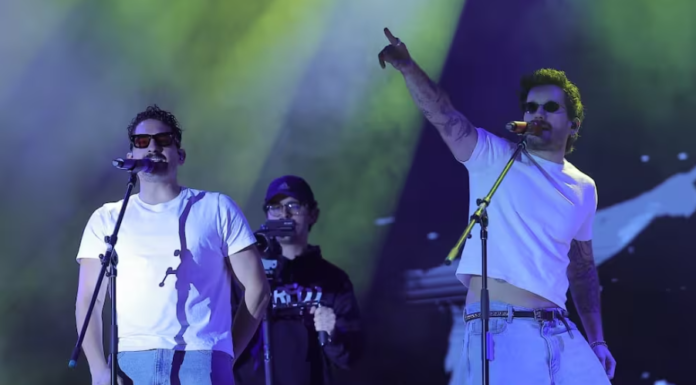 MAU Y RICKY PONEN A CANTAR A CIENTOS EN LAS FIESTAS DEL PITIC 2026