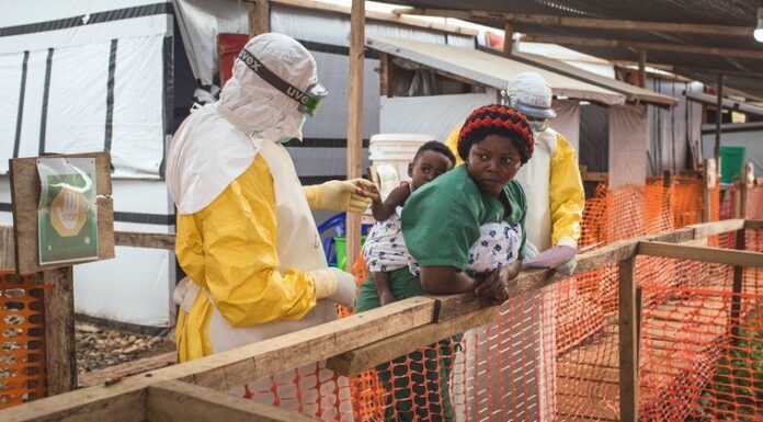 OMS ALERTA POR BROTE DE ÉBOLA EN CONGO; CASOS SUPERAN LOS 900