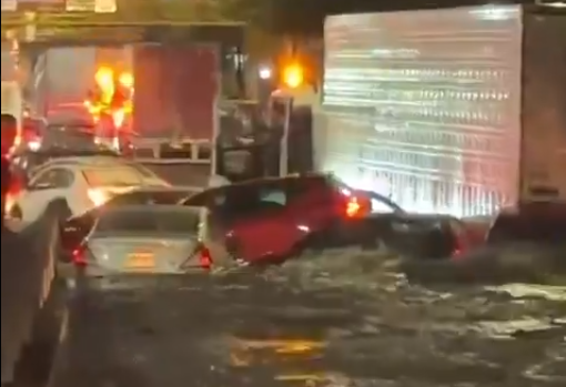 FUERTES LLUVIAS PROVOCAN INUNDACIONES Y DAÑOS A VEHÍCULOS EN MONTERREY