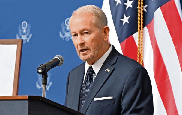 SHEINBAUM Y JOHNSON ELEVAN LA TENSIÓN EN LA RELACIÓN MÉXICO-ESTADOS UNIDOS; ANALISTAS ADVIERTEN RIESGOS PARA EL T-MEC