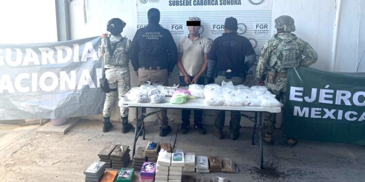 Guardia Nacional, AMIC y Ejército Mexicano aseguran más de 102 kilos de droga y armamento en Sonora