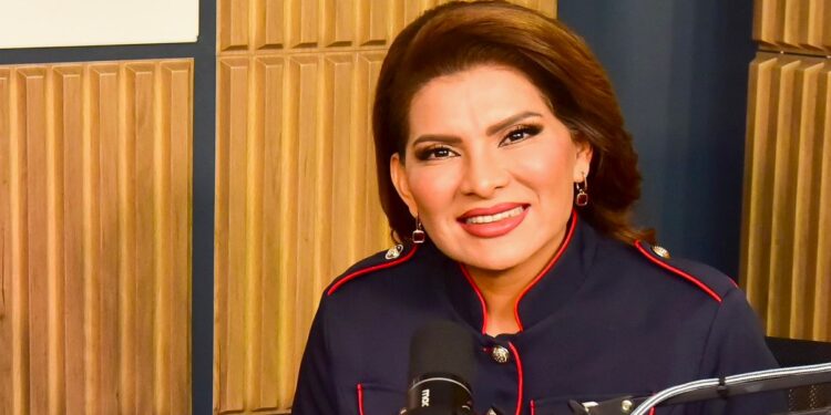 Invertir en los servicios públicos de salud es invertir en el bienestar de la gente: Lorenia Valles