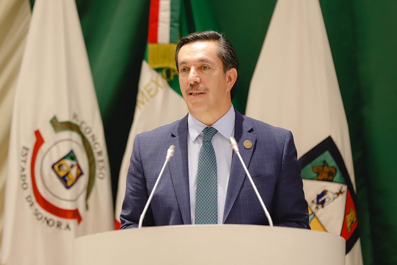 Impulsa Diputado David Figueroa la creación del Diputado Migrante