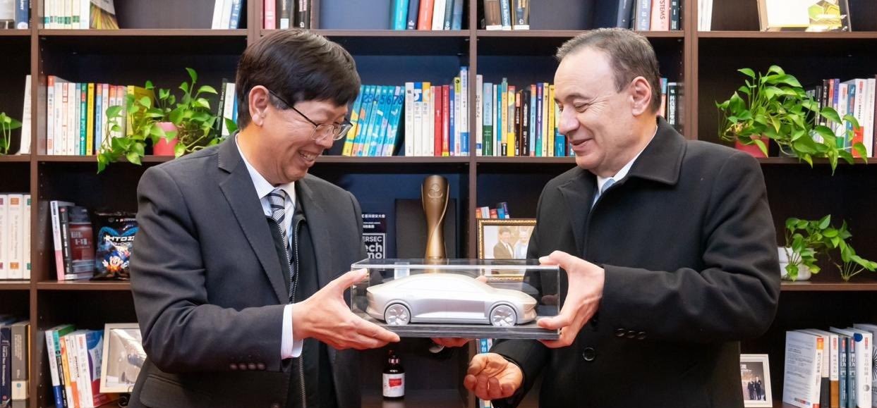 Gobierno de Sonora y FOXCONN fortalecen cooperación en electromovilidad y automatización
