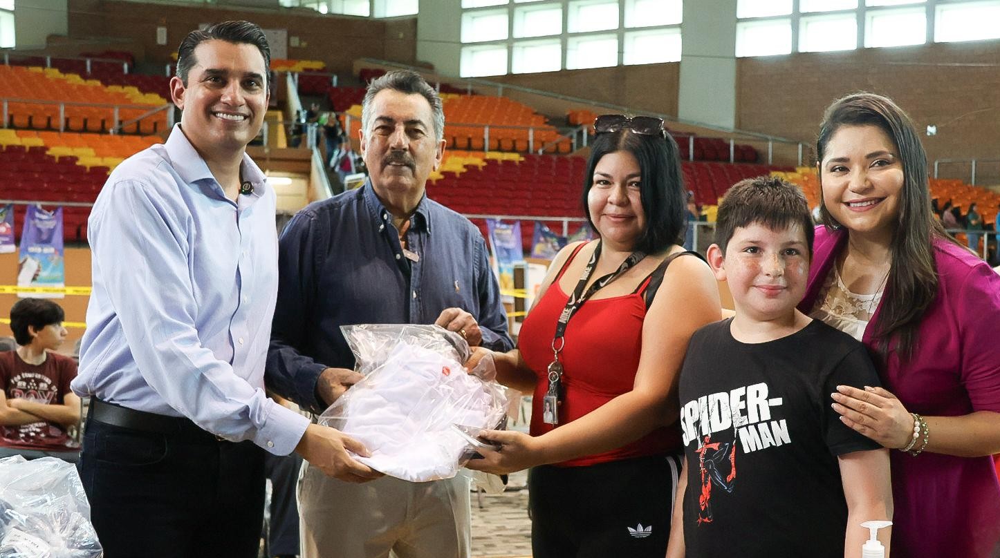INICIA ENTREGA DE UNIFORMES ESCOLARES GRATUITOS EN CAJEME