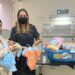DIF CAJEME VISITA AL PRIMER RECIÉN NACIDO DE NAVIDAD 2025 EN IMSS BIENESTAR