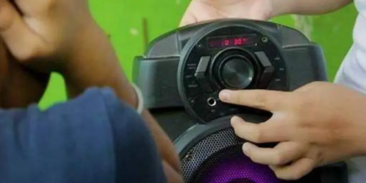Multas por música a alto volumen después de las 2 de la mañana