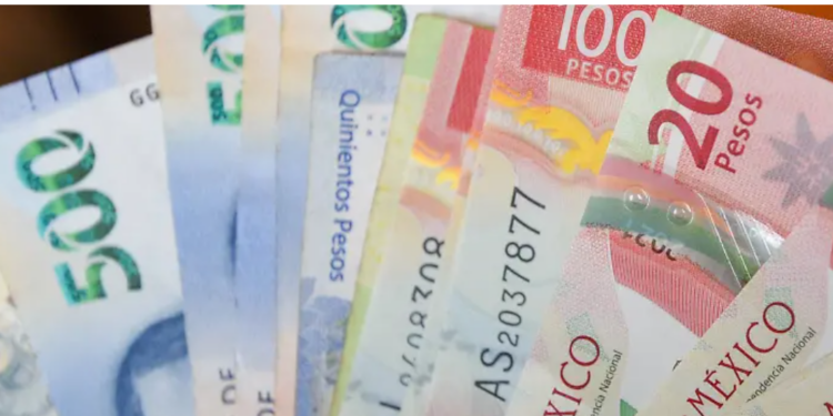 PESO SIGUE FUERTE 17.97 POR DÓLAR