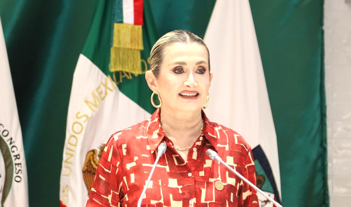 Plantea diputada Ely Sallard instalar desfibriladores en espacios de alta afluencia.