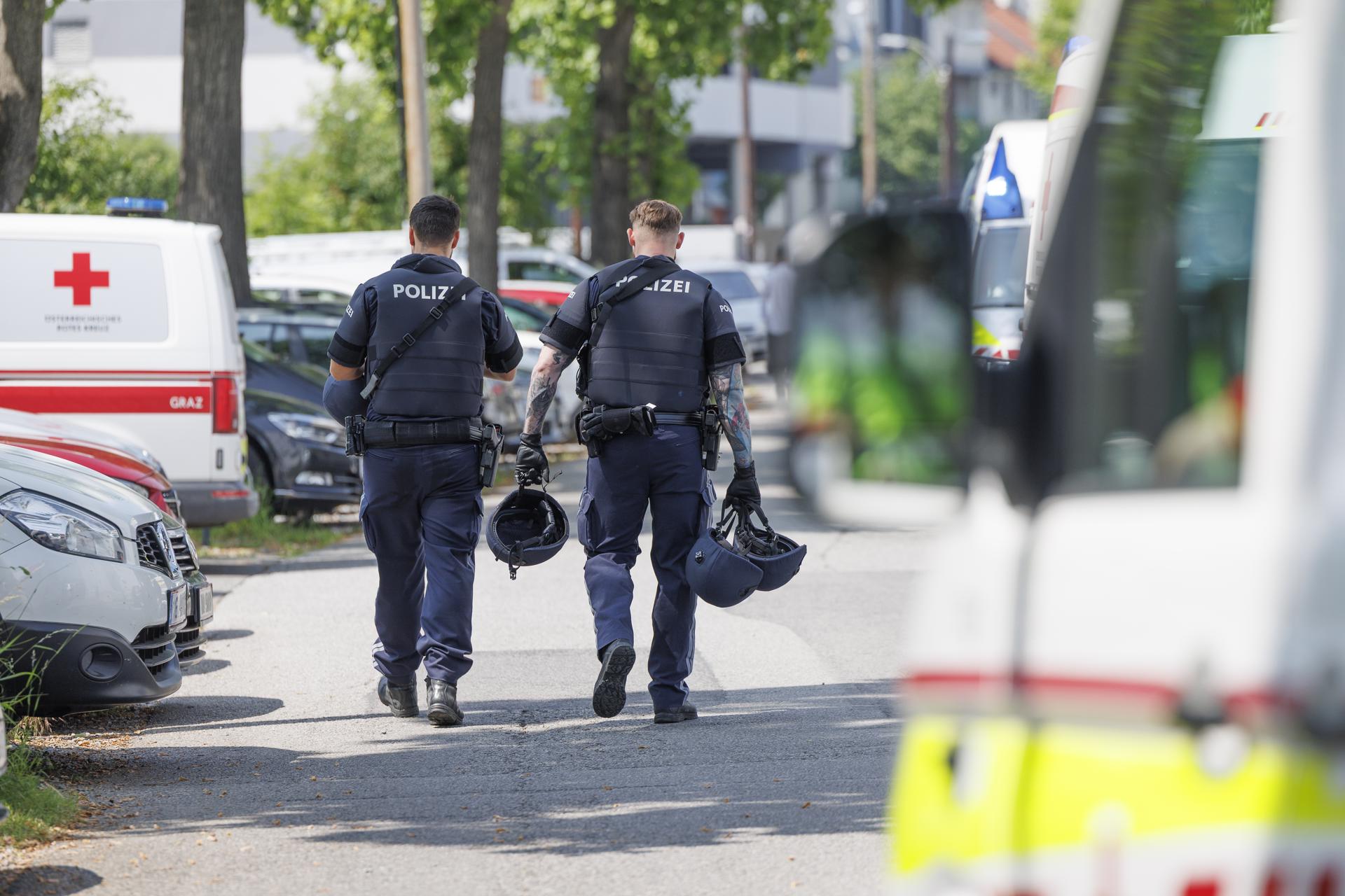 ASESINA A 11 ALUMNOS EN ESCUELA DE AUSTRIA Y SE SUICIDA