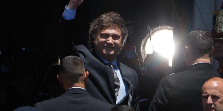 GOBIERNO DE MILEI DEROGA 69 REGULACIONES QUE “OBSTACULIZABAN” EL COMERCIO INTERNO