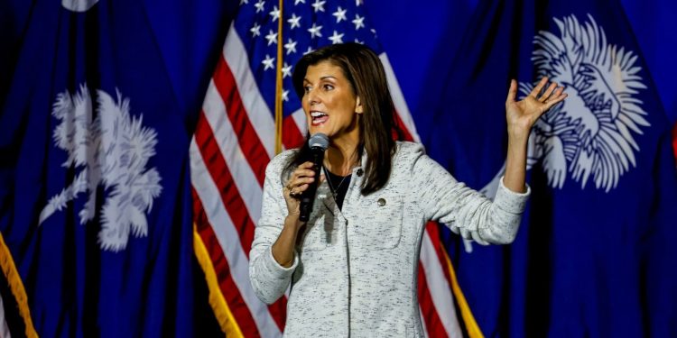 NIKKI HALEY ARREMETE CONTRA TRUMP POR SABOTEAR LAS NEGOCIACIONES SOBRE MIGRACIÓN EN EL CONGRESO DE EE.UU.