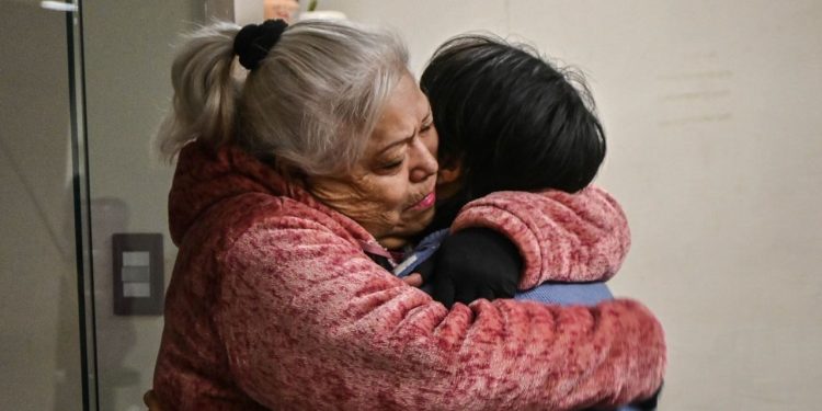 REENCUENTRA DIF CAJEME A DIANA CON SU FAMILIA