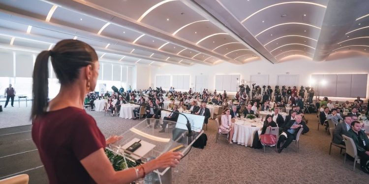 CLAUDIA SHEINBAUM EXPONE SU VISIÓN DE DESARROLLO PARA EL PAÍS ANTE EMPRESARIOS Y EMPRESARIAS DE NUEVO LEÓN